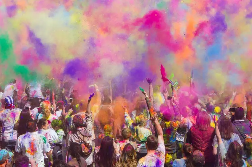 holi1