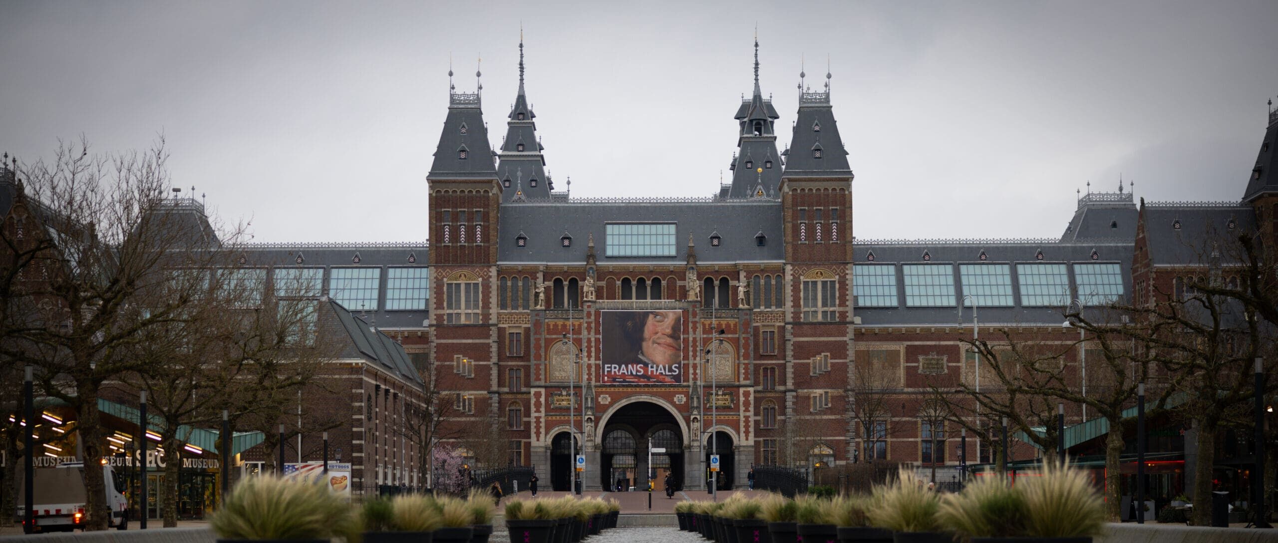 Exterior shot of the Rijksmuseum in Amsterdam